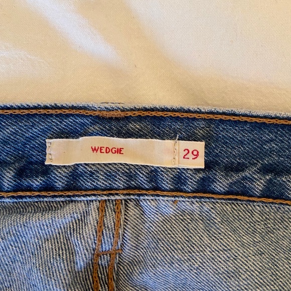 LEVI WEDGIE FIT BLUE JEANS - Picture 5 of 5